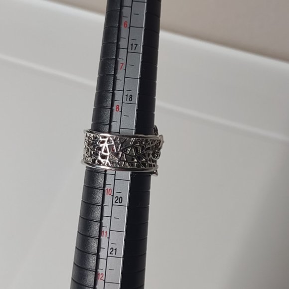 Spider Ring With Blue Plastic Stone Size 9 - Picture 12 of 13